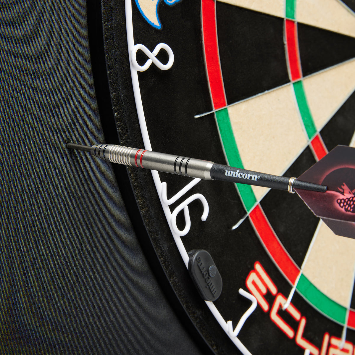 Unicorn Striker Dartskive Surround